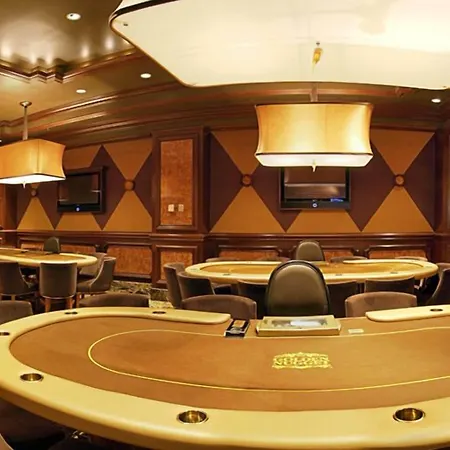 Golden Nugget Hotel & Casino Las Vegas-3