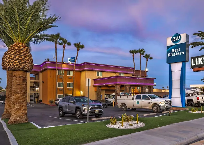 Hotel with view: Best Western Mccarran Inn