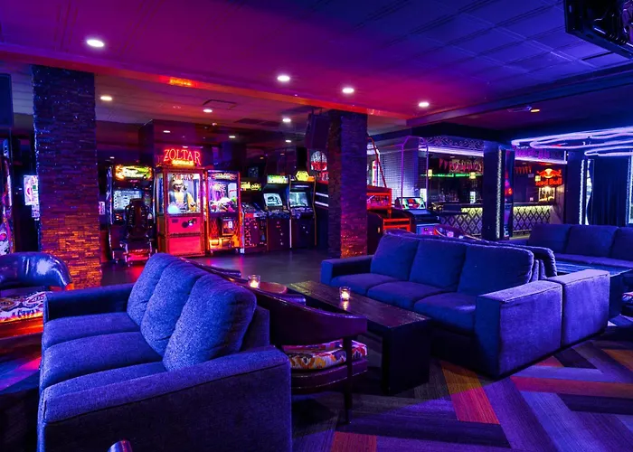 Cheap hotel: Oasis At Gold Spike (Adults Only)